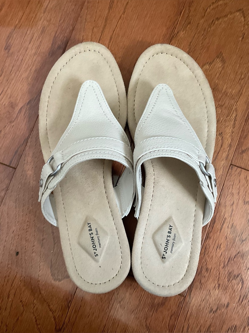 St John's Bay Zina Memory Foam Off White Buckle Detail Flip Flop Size 10M